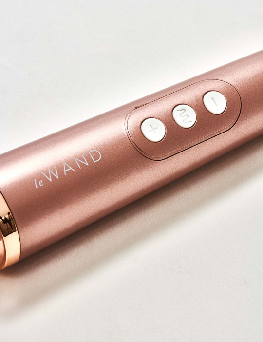 Le Wand Petite Vibrator pink