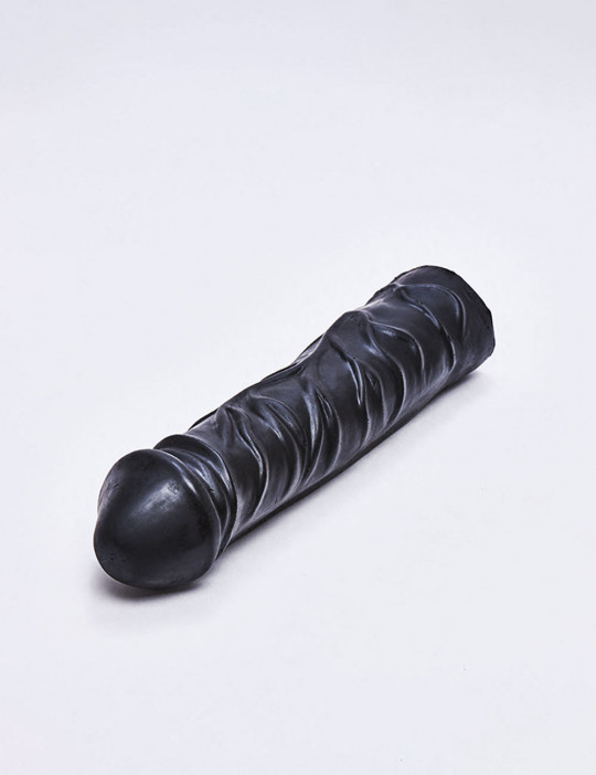 XL semi-realistic Dildo from All Black in 31cm detail